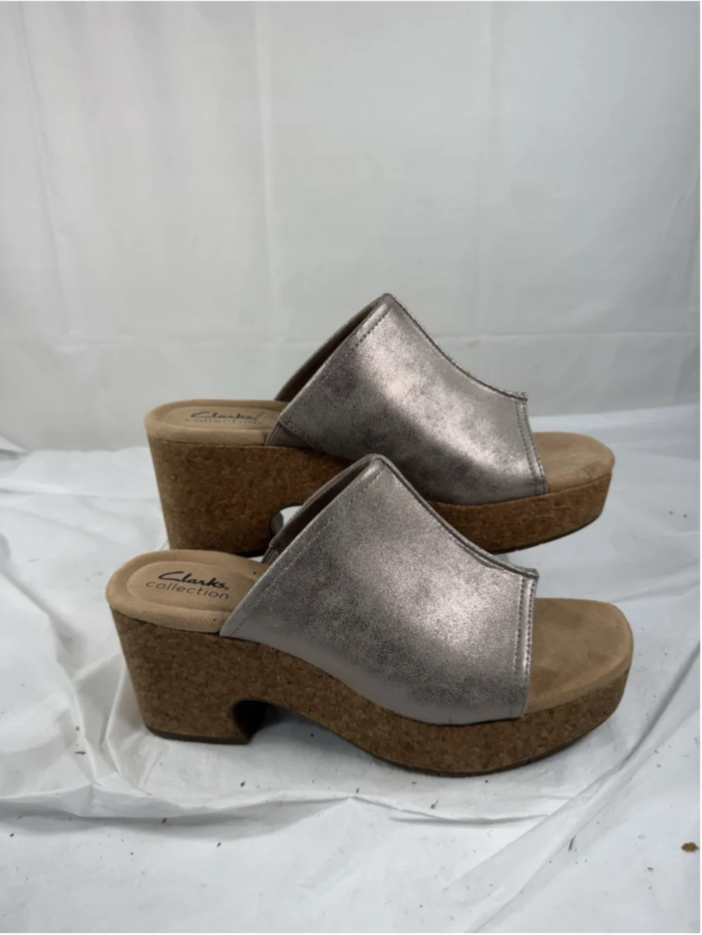 Clarks Collection Nerisa Vine Wedge Sandals Taupe Metallic Size 8 nubuck leather